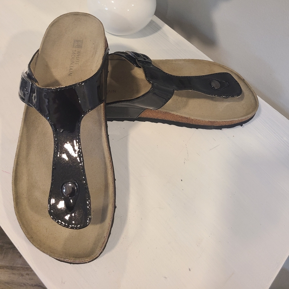 White Mountain Chicory Patent Sandal size 8